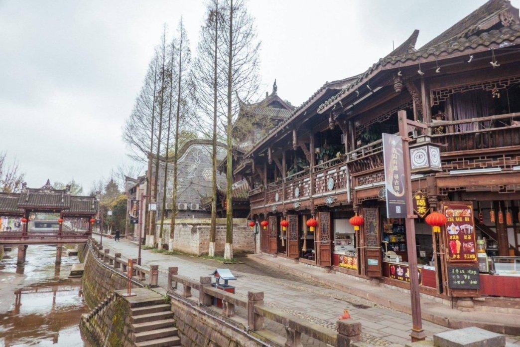 马卡龙配色蝴蝶兰成年宵花新宠,店主:寓意龙腾飞舞和龙年呼应